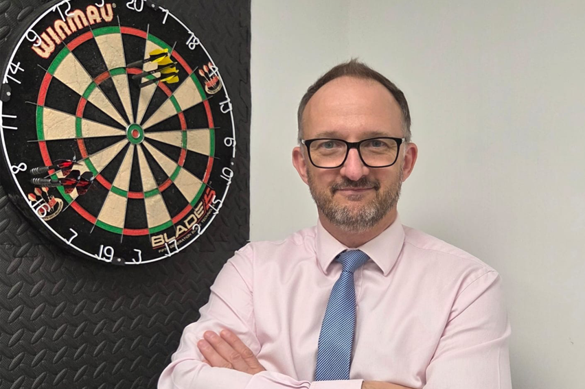 Wards Darts Article