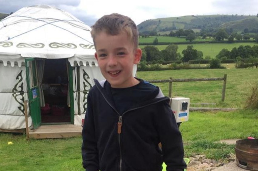https://images.justgiving.com/image/8278eb59-1651-486a-9784-e9c38ad0f2c3.jpg