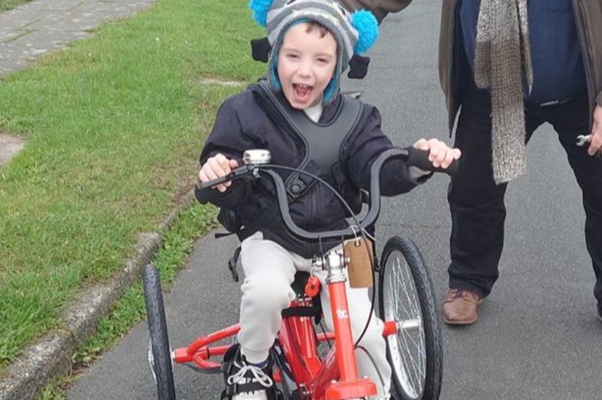 https://images.justgiving.com/image/64d060a0-142c-444c-864a-5489558bf7c2.jpg